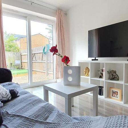 Trendy, Modern Garden Posh Peckham Apartment 런던 외부 사진