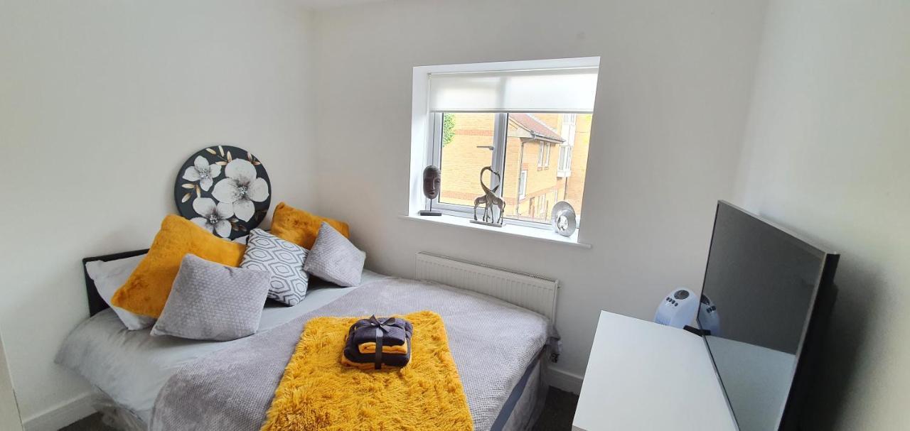 Trendy, Modern Garden Posh Peckham Apartment 런던 외부 사진