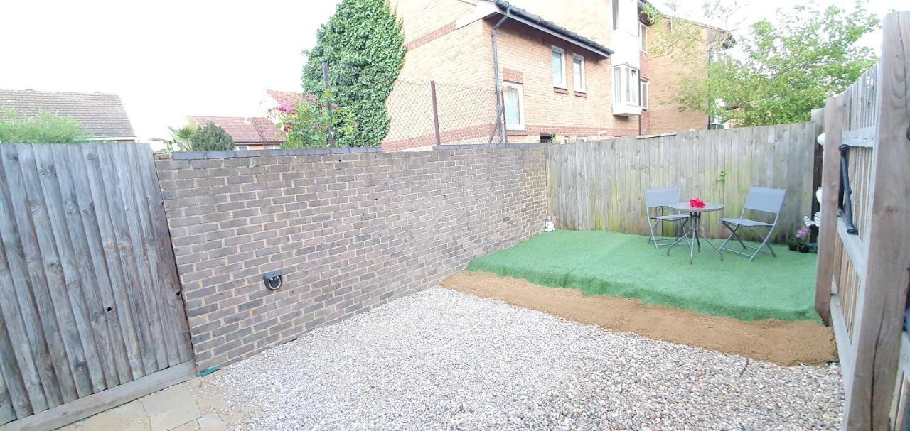 Trendy, Modern Garden Posh Peckham Apartment 런던 외부 사진