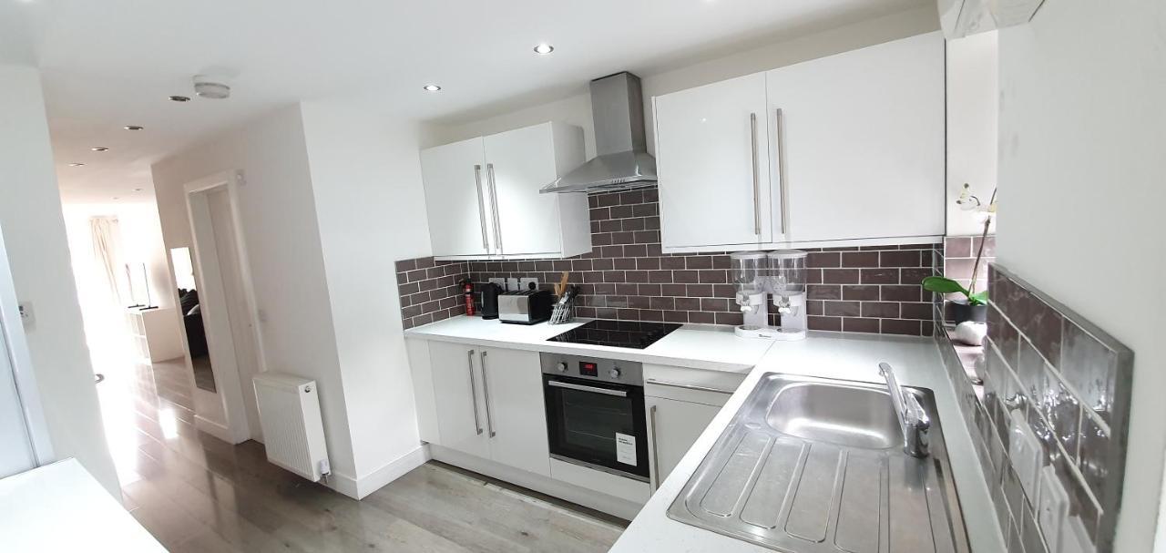 Trendy, Modern Garden Posh Peckham Apartment 런던 외부 사진