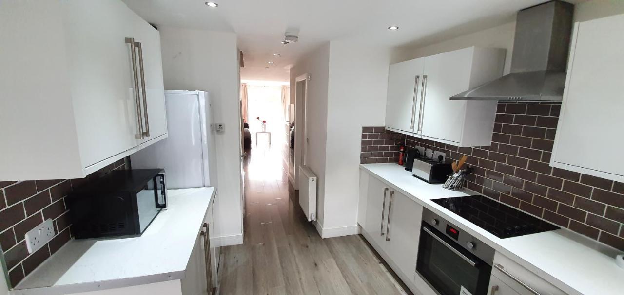 Trendy, Modern Garden Posh Peckham Apartment 런던 외부 사진