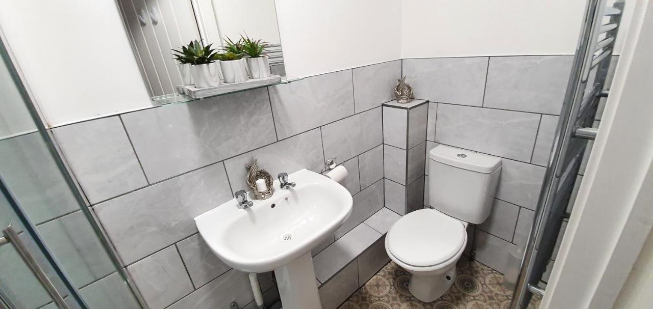 Trendy, Modern Garden Posh Peckham Apartment 런던 외부 사진